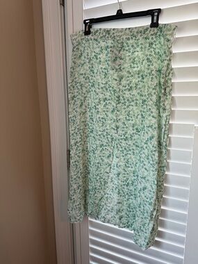 H&M Green Leaf Print Midi Skirt